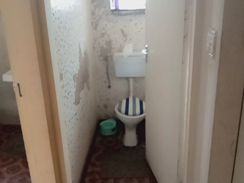 Affordable Spacious Corner Stand Home in Stilfontein Ext 2 – R425,000 - Photo 7
