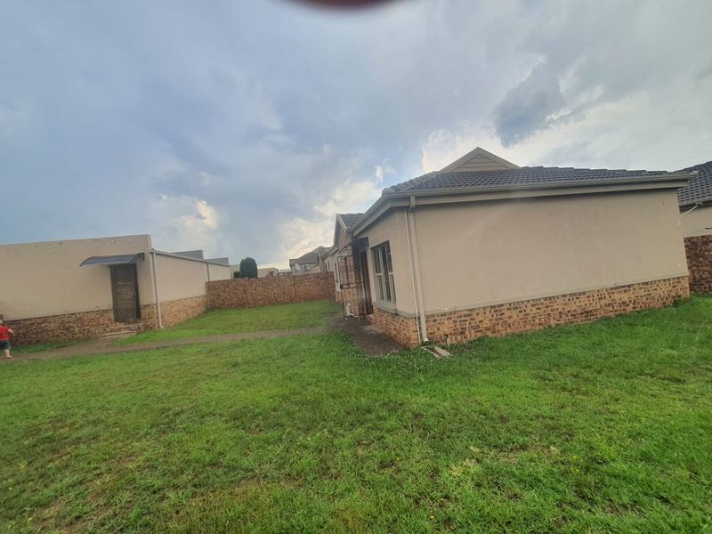Modern Home looking for the perfect Family! - Photo 3