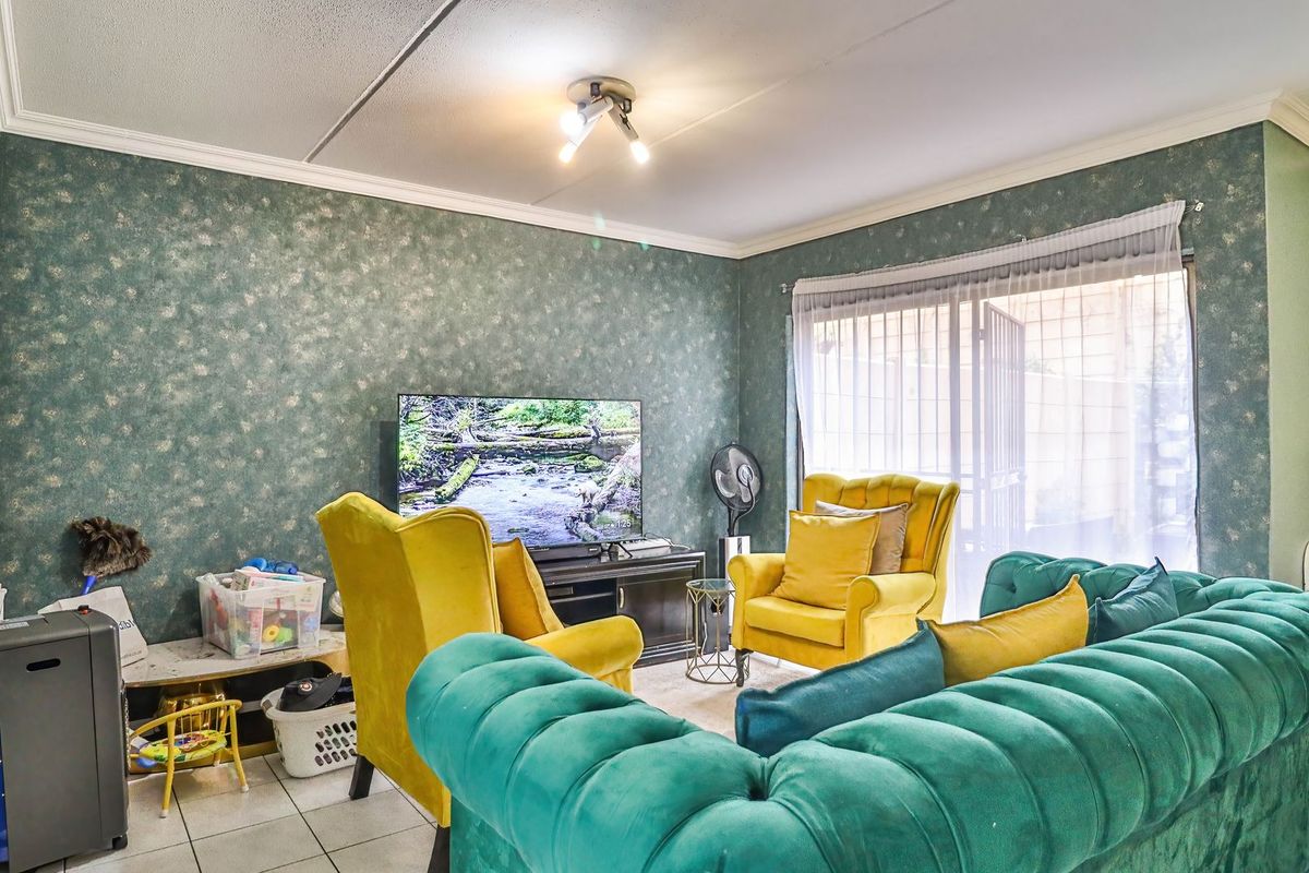 PRIME KEW DUPLEX – IMMACULATE, PERFECTLY POSITIONED & READY FOR YOU - Photo 3