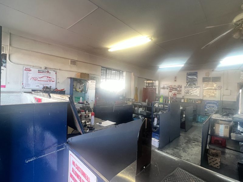 Commercial property  - Photo 8