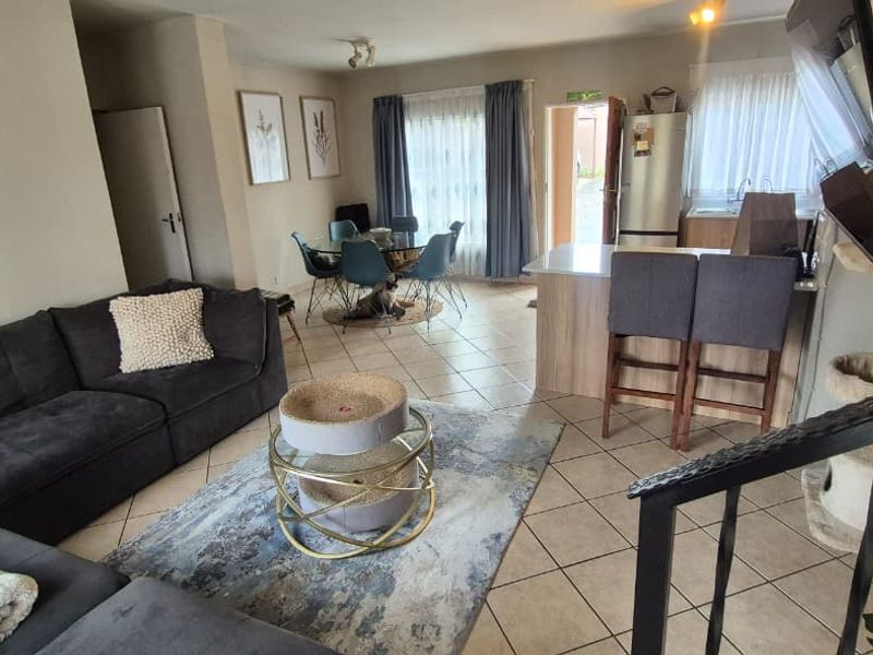 2 Bedroom 3 Bathroom Townhouse for Rent - Photo 4