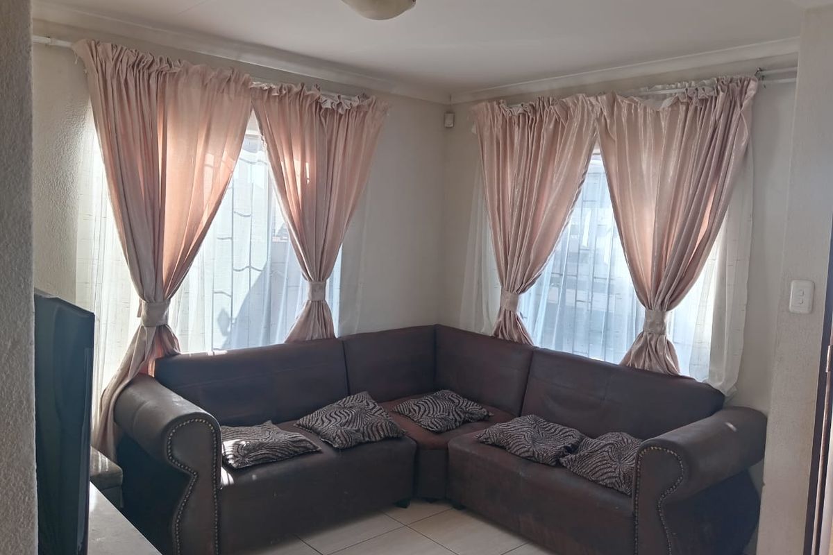 3 bedroom Soshanguve VV Rental - Photo 5