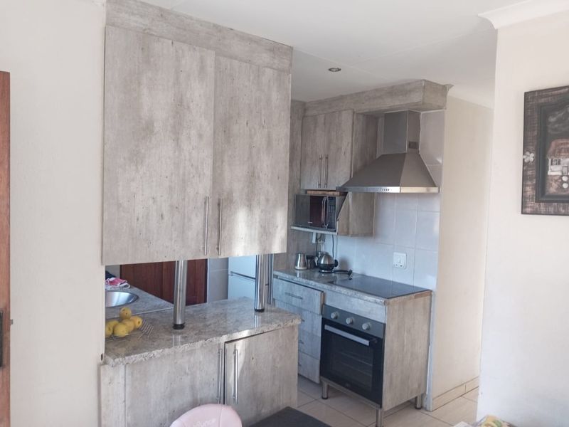 3 bedroom Soshanguve VV Rental - Photo 10