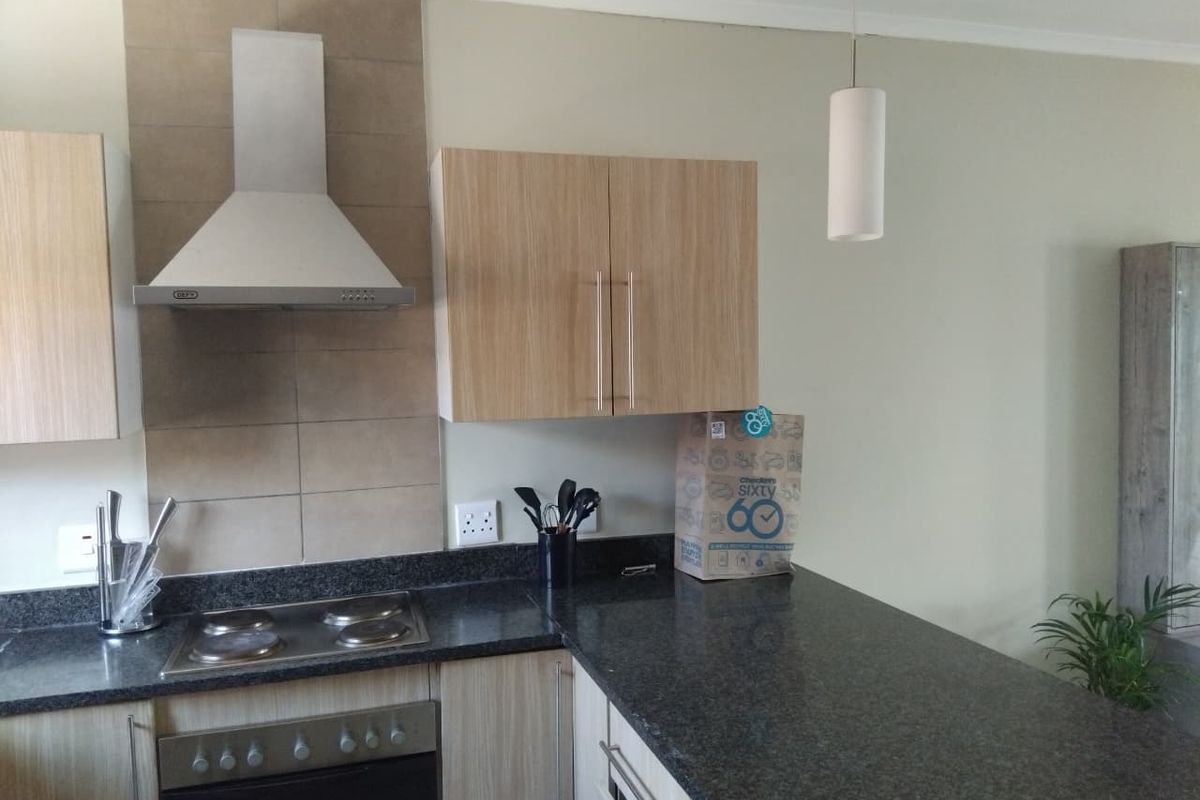 Modern 3-Bedroom Home with Beautiful Finishes – Mooikloof Ridge, - Photo 4