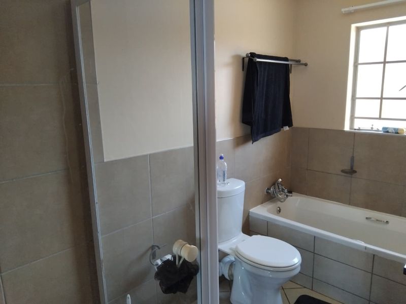 Modern 3-Bedroom Home with Beautiful Finishes – Mooikloof Ridge, - Photo 6