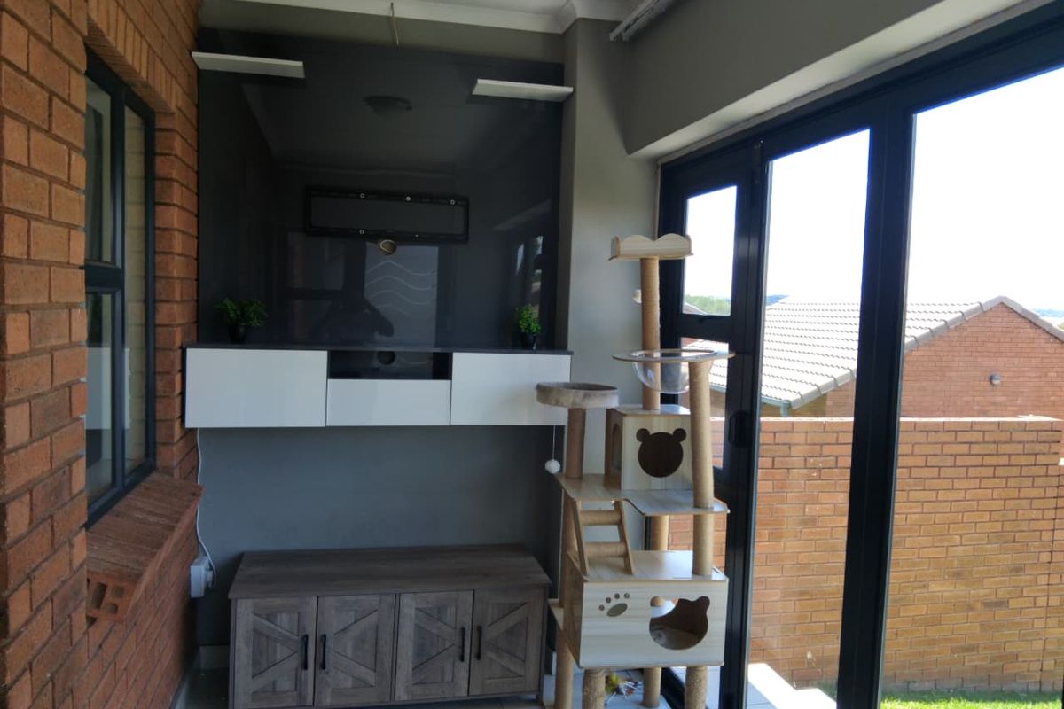 Modern 3-Bedroom Home with Beautiful Finishes – Mooikloof Ridge, - Photo 2