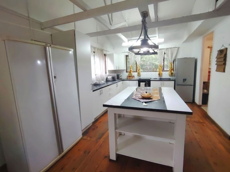 Three bedroom Fully Furnished House to rent at Sea Park, Port Shepstone - Photo 3