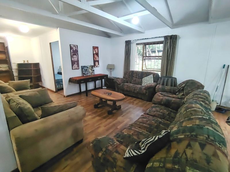 Three bedroom Fully Furnished House to rent at Sea Park, Port Shepstone - Photo 2