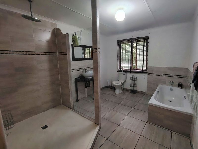 Three bedroom Fully Furnished House to rent at Sea Park, Port Shepstone - Photo 10