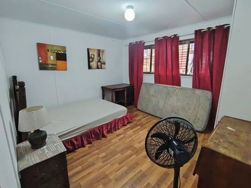 Three bedroom Fully Furnished House to rent at Sea Park, Port Shepstone - Photo 8