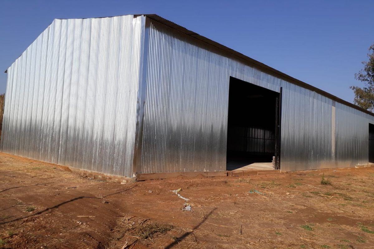 TWO 500 M2 WAREHOUSES TO RENT AT SUNRELLA LANSERIA - Photo 2