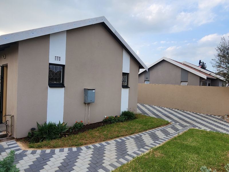 Stunning 3Bedroom House for Sale in Sky City - Photo 8