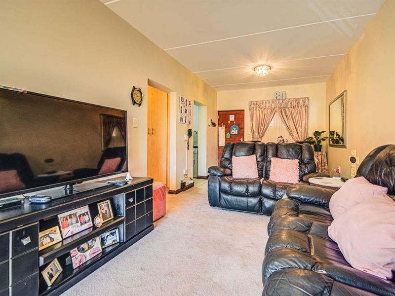 Comfort, Convenience, and Practical Living - Photo 2