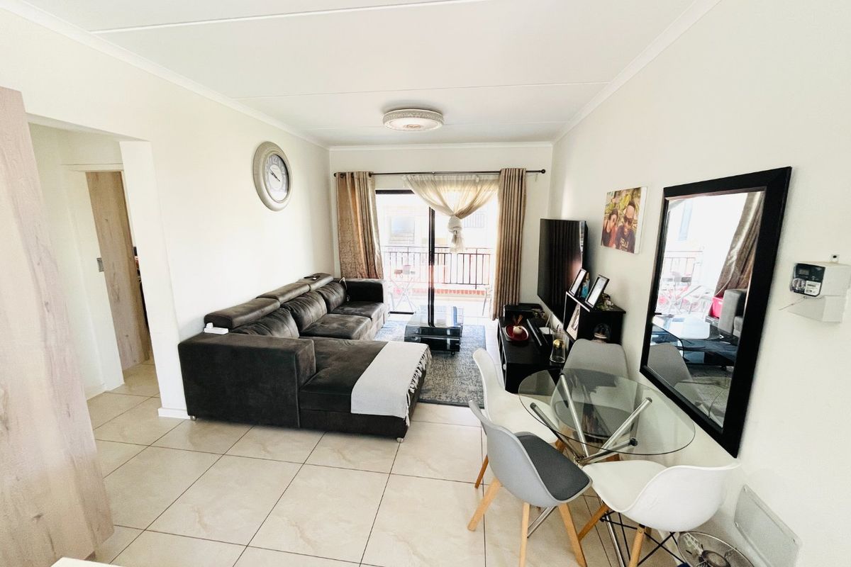 Two bed & 1bath Apartnment/ Flat  for rent in Randpark Ridge, Secure  us Now! - Photo 4