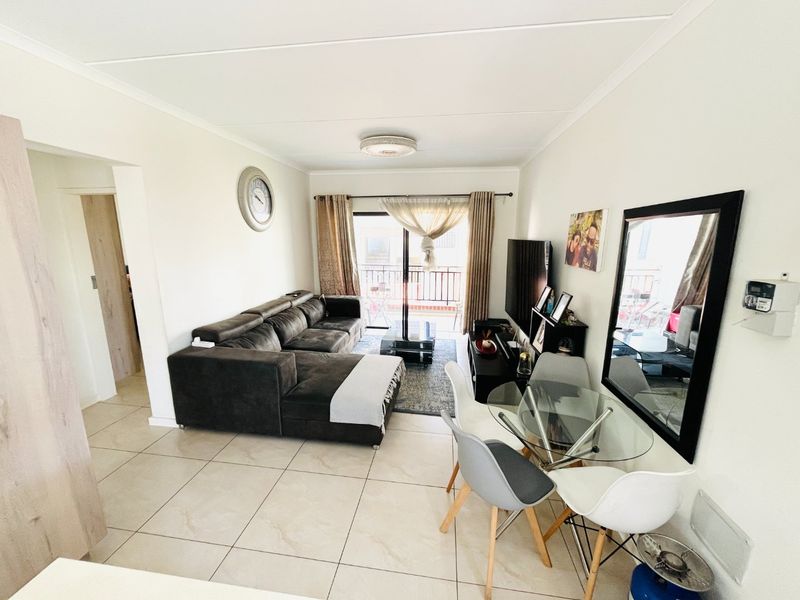 Two bed & 1bath Apartnment/ Flat  for rent in Randpark Ridge, Secure  us Now! - Photo 4