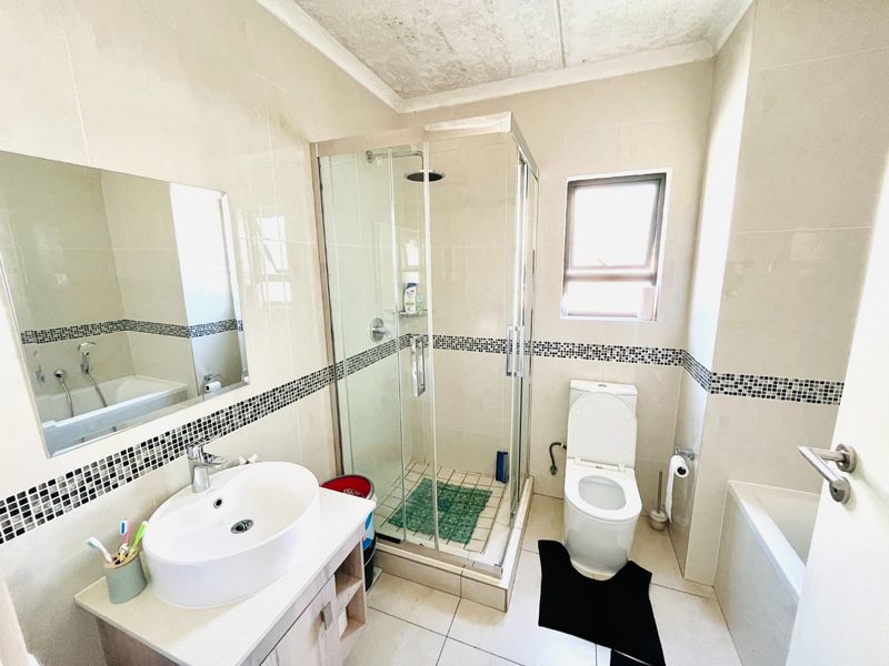 Two bed & 1bath Apartnment/ Flat  for rent in Randpark Ridge, Secure  us Now! - Photo 10