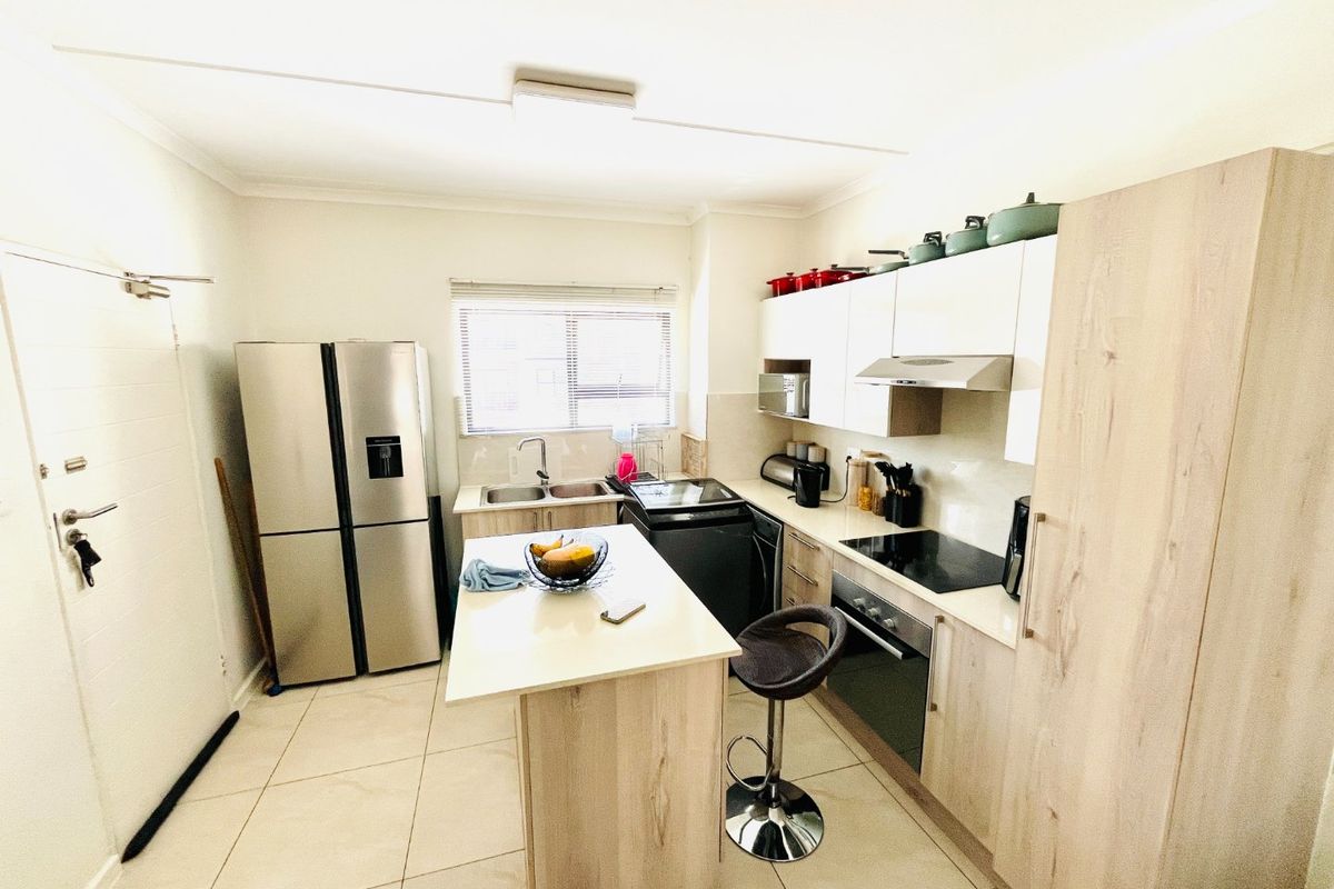 Two bed & 1bath Apartnment/ Flat  for rent in Randpark Ridge, Secure  us Now! - Photo 2