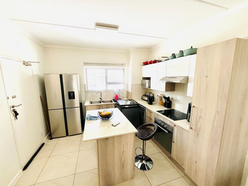 Two bed & 1bath Apartnment/ Flat  for rent in Randpark Ridge, Secure  us Now! - Photo 2