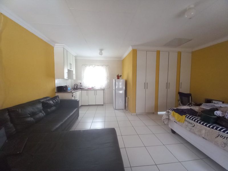 Cottage to rent in Glen austin - Photo 1