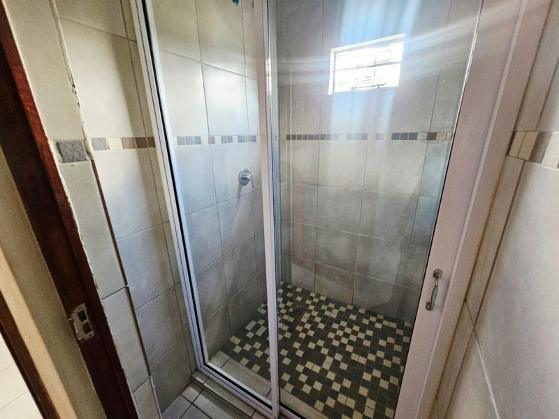 A Lovely 3 Bed 1 Bath Cottage for rent in Laezonia  - Photo 8