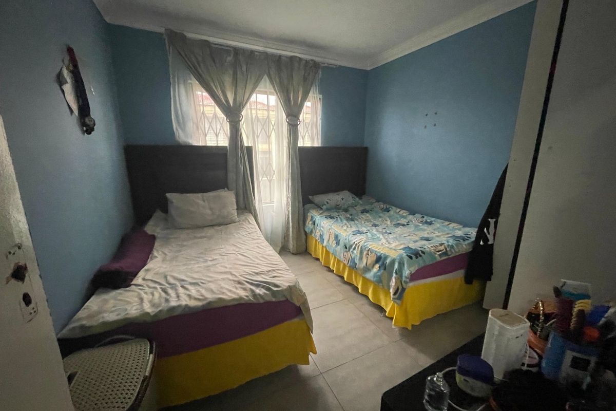 4 bedroom House for Sale - Photo 5