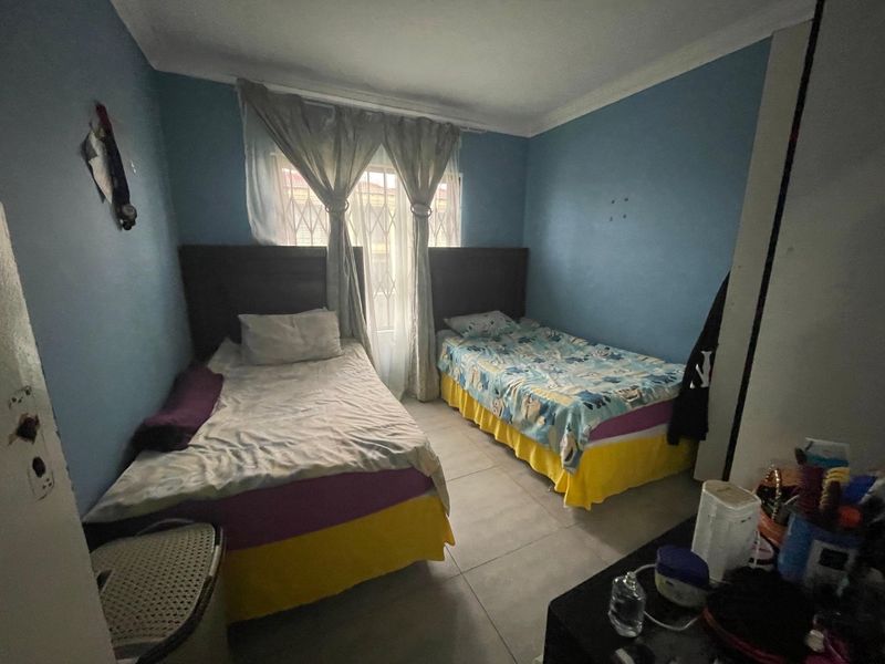 4 bedroom House for Sale - Photo 5