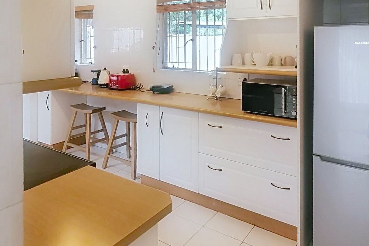 3 Bedroom, 2 Bathroom House to Rent in Fourways - Photo 4