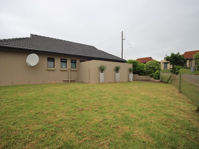 Homely 3 bedroom home in Umlele Heights, Kidds Beach - Photo 2