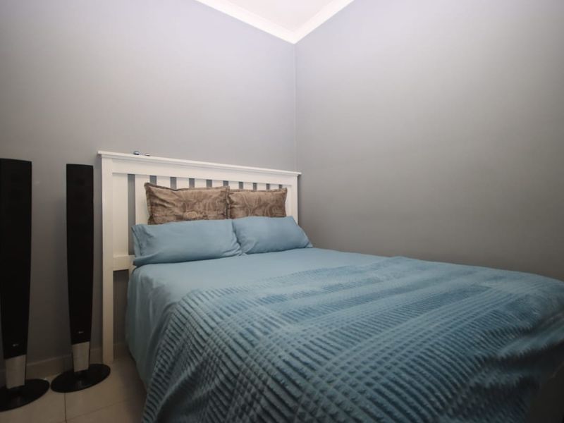 Homely 3 bedroom home in Umlele Heights, Kidds Beach - Photo 6