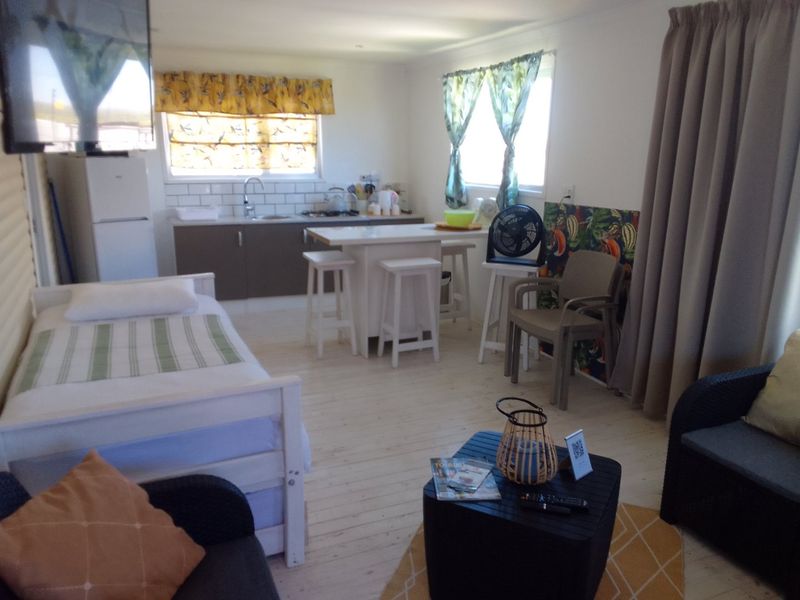 3 Homes !!!!!! Income Generator!!!!!Active BnB!!!!!!  - Photo 2