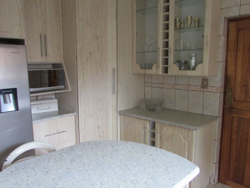 4-Bed, 2.5-Bath Home in Waterkant Estate, White River - Photo 9