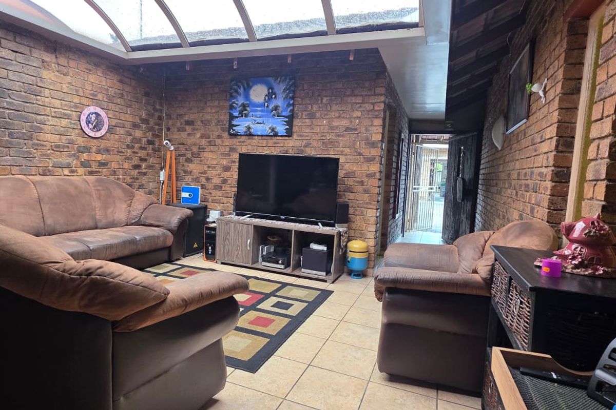 2-bedroom simplex - Photo 3