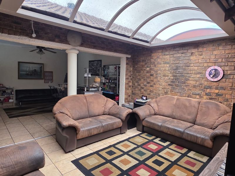 2-bedroom simplex - Photo 2