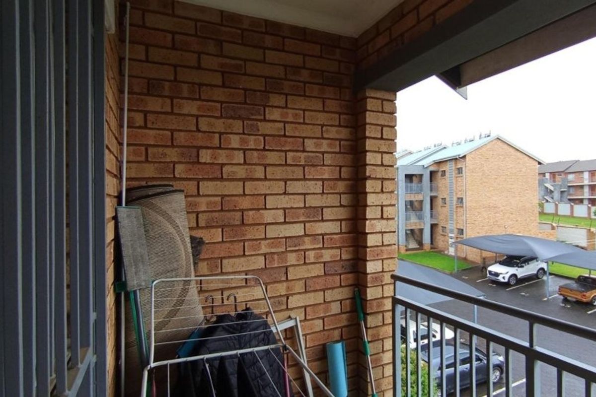 2-Bedroom Apartment for Sale in Sagewood, Midrand - Photo 2