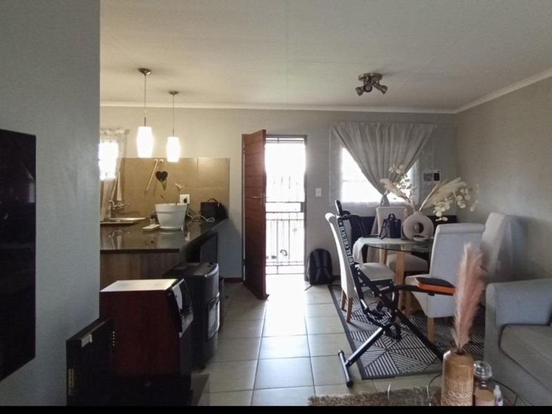 2-Bedroom Apartment for Sale in Sagewood, Midrand - Photo 5