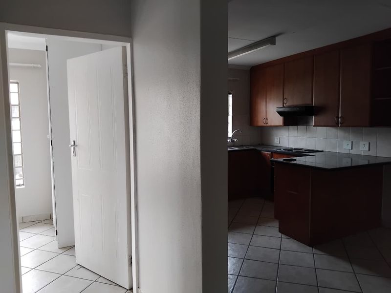 Modern 2-Bedroom Unit for Sale in Centurion — Steps Away from Mall@Reds - Photo 3