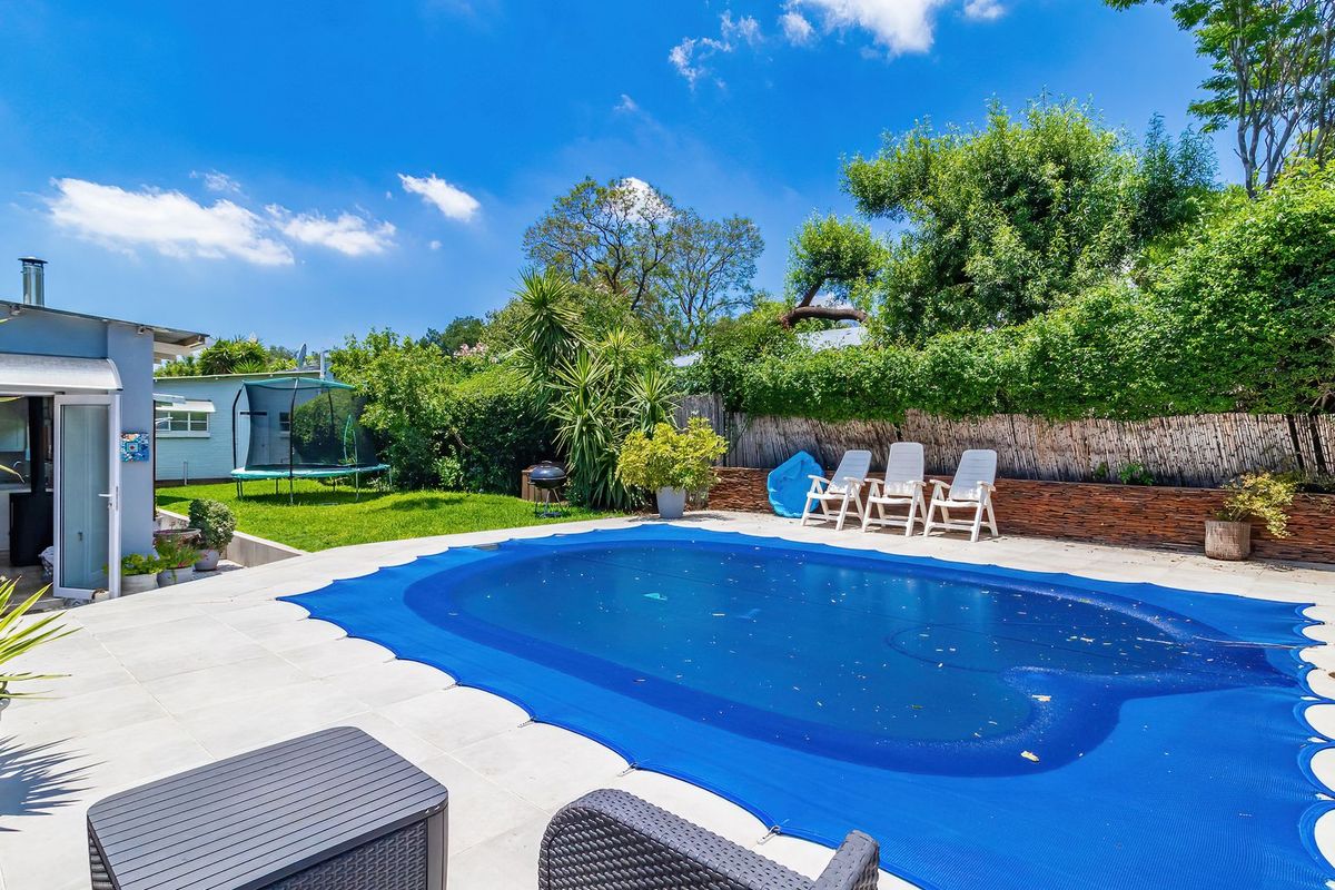 Charming Spacious Home in the heart of Lakeside Village - Photo 5