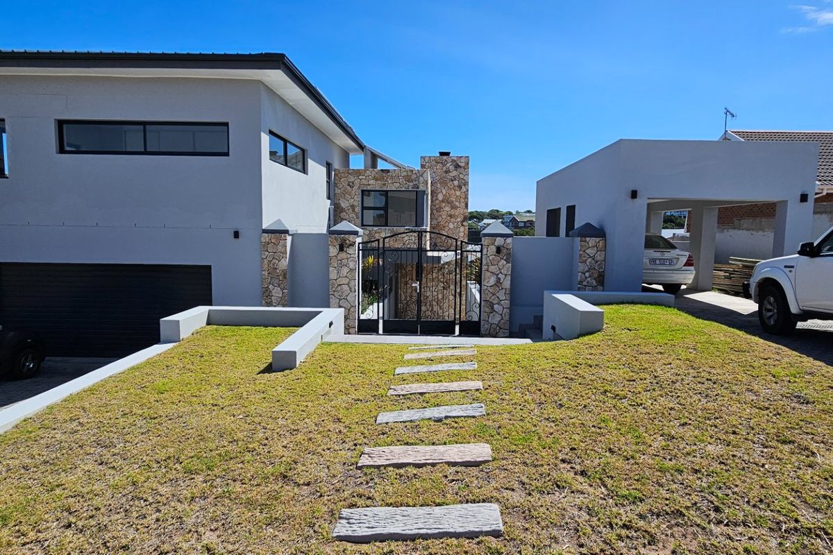 Modern new house in Stilbaai off the Grid - Photo 2