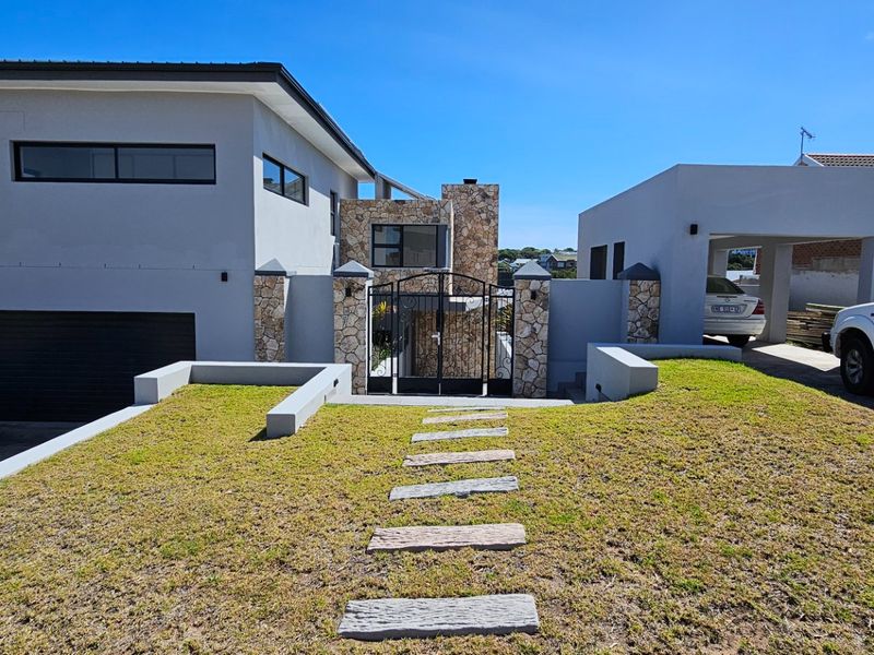 Modern new house in Stilbaai off the Grid - Photo 2