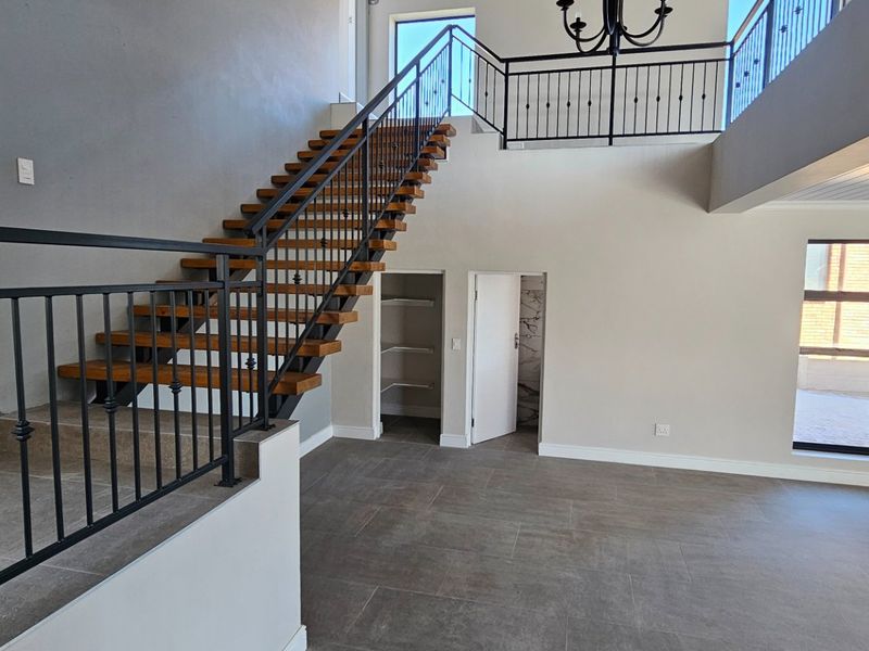 Modern new house in Stilbaai off the Grid - Photo 10