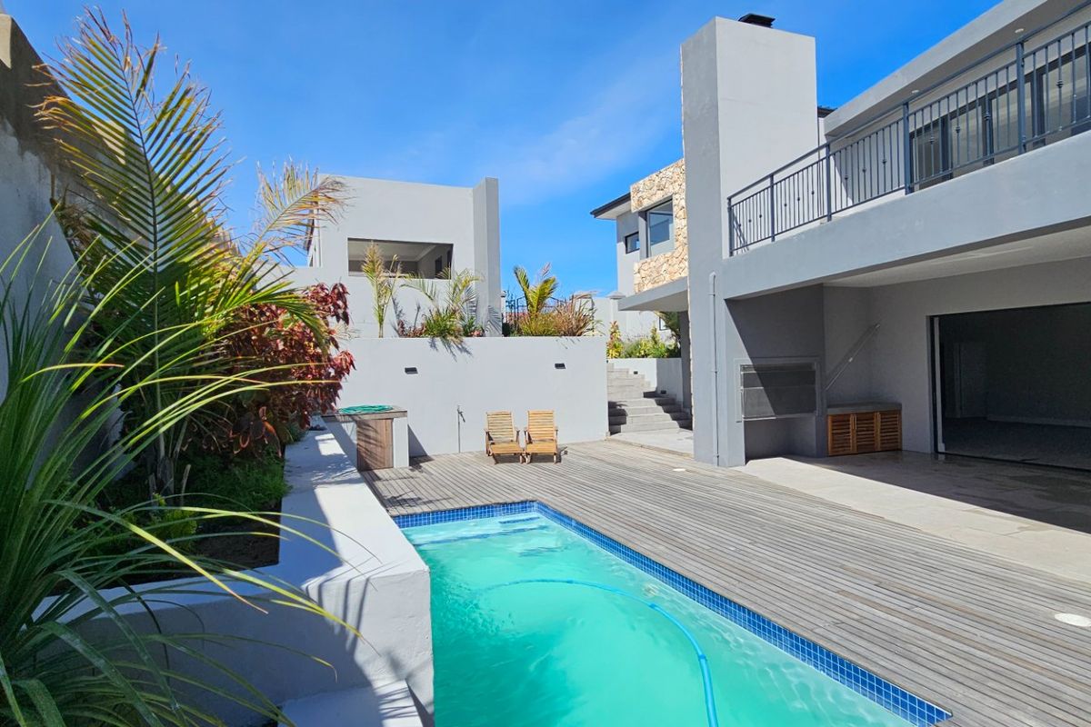 Modern new house in Stilbaai off the Grid - Photo 3