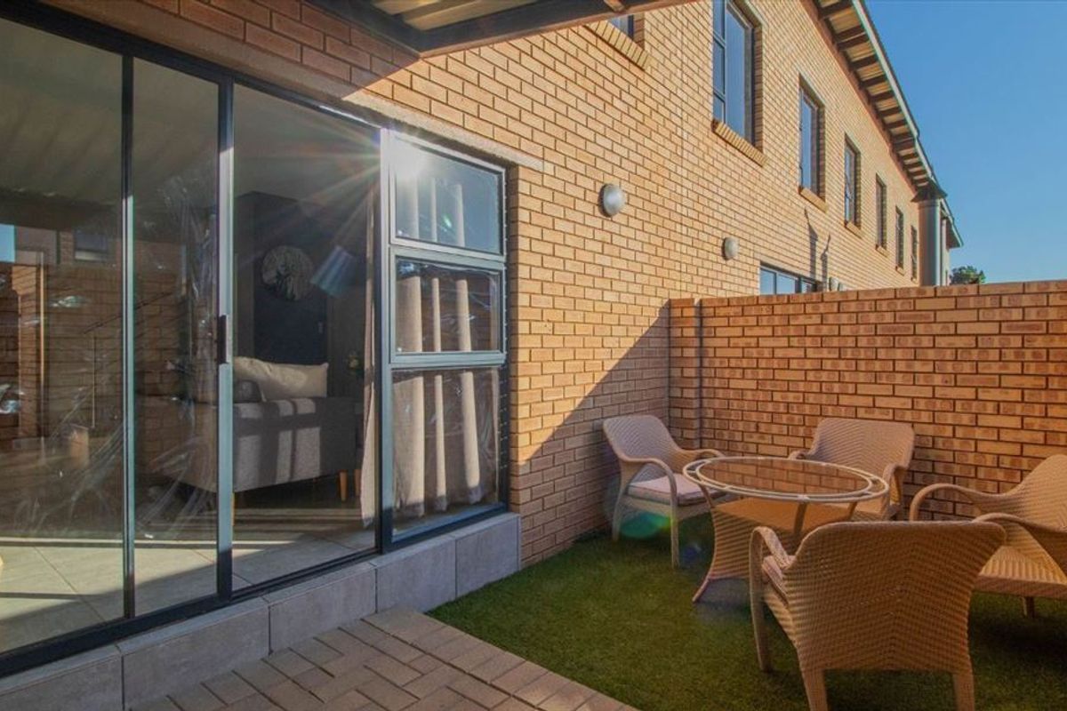 Spacious Family Home with Exceptional Features - Photo 3