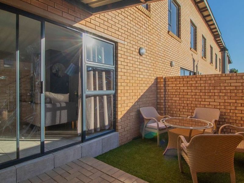 Spacious Family Home with Exceptional Features - Photo 3