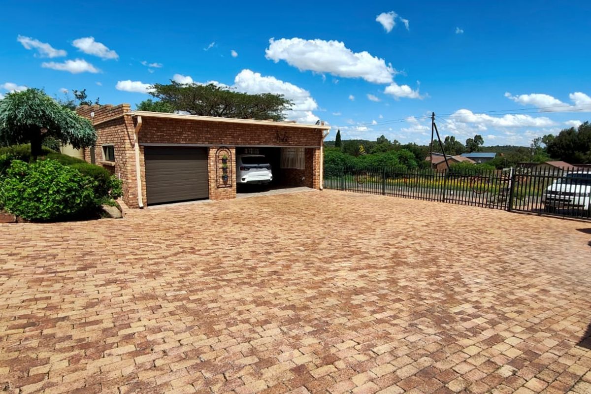 Immaculate Double-Story Home with Exceptional Features and Breathtaking Views - Photo 4