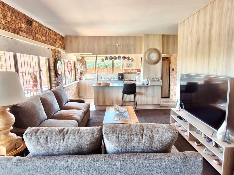 Immaculate Double-Story Home with Exceptional Features and Breathtaking Views - Photo 10