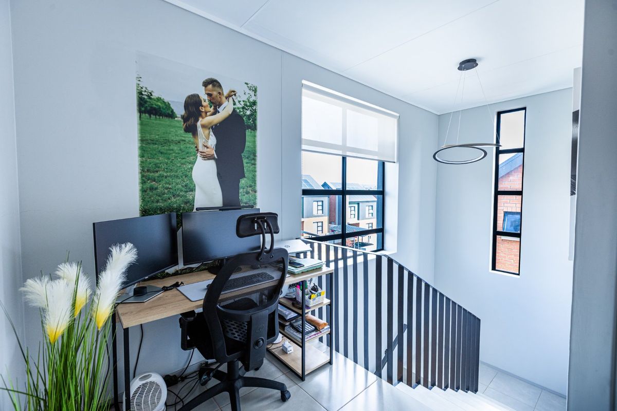 3-Bedroom, 2.5-Bathroom Home in Rooihuiskraal North - R2,460,000  - Photo 4