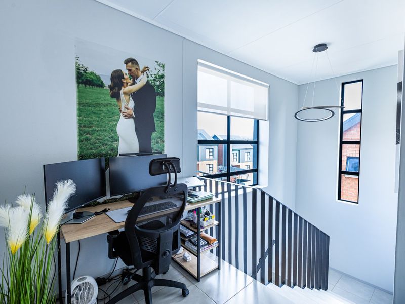 3-Bedroom, 2.5-Bathroom Home in Rooihuiskraal North - R2,460,000  - Photo 4