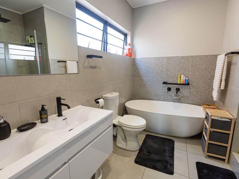 3-Bedroom, 2.5-Bathroom Home in Rooihuiskraal North - R2,460,000  - Photo 6