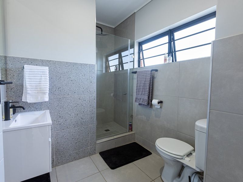 3-Bedroom, 2.5-Bathroom Home in Rooihuiskraal North - R2,460,000  - Photo 7