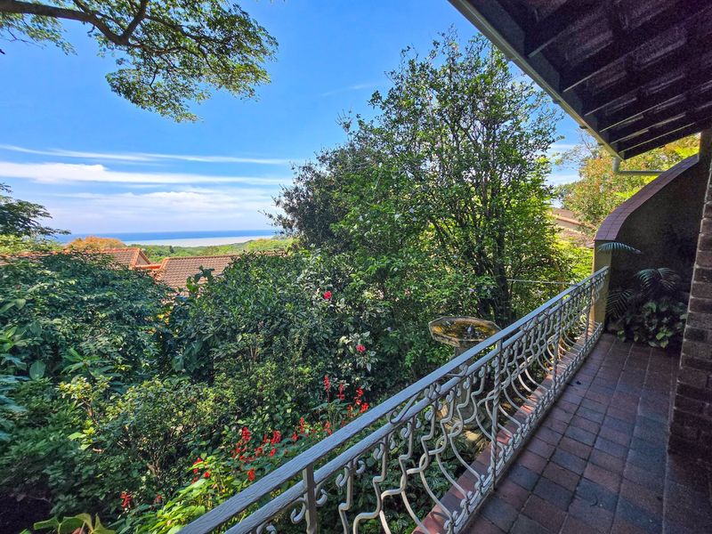 Stunning 3-Bedroom Townhouse in Umtentweni with amazing Sea Views - Photo 10